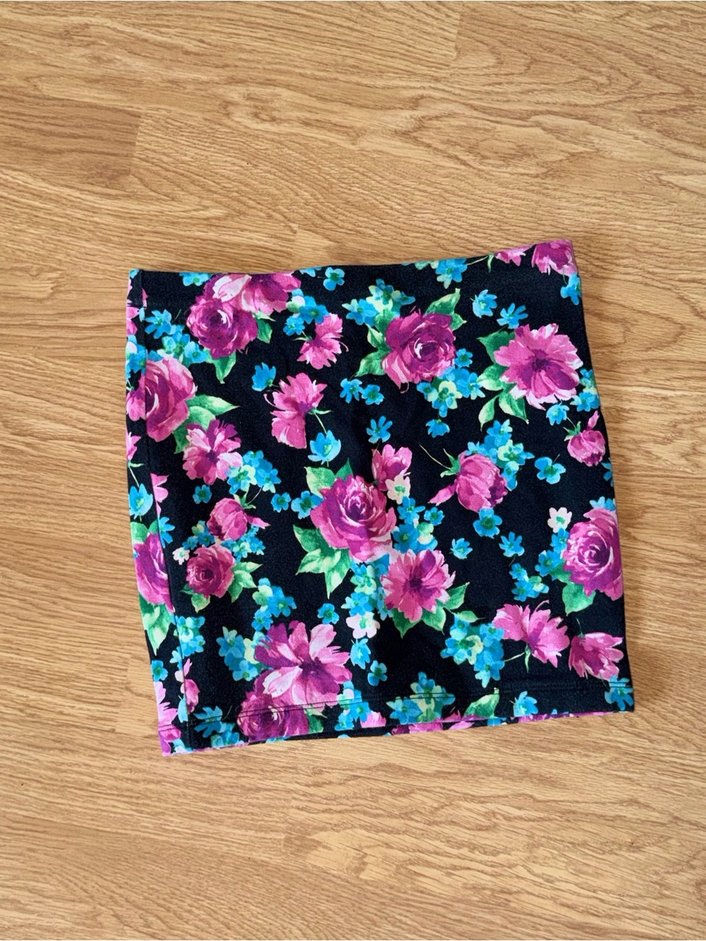 Forever 21 Girls Black Floral Mini Skirt Pink Blue Stretch Pull On Size S - Picture 2 of 4